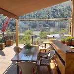 Πανσιόν Toska Μπεράτ