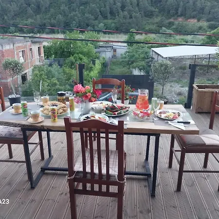 Toska Πανσιόν Μπεράτ